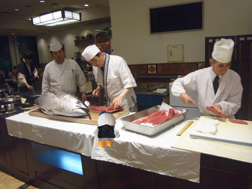 マグロの解体ショー３